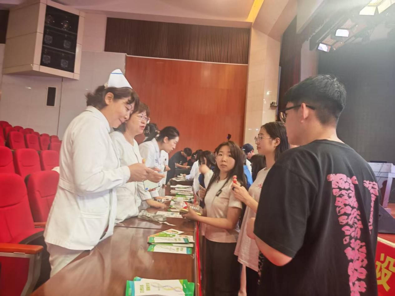 攜手健康未來，共筑營養長城——記我校與內蒙古醫科大學附屬醫院聯合開展全民營養周義診暨健康咨詢活動